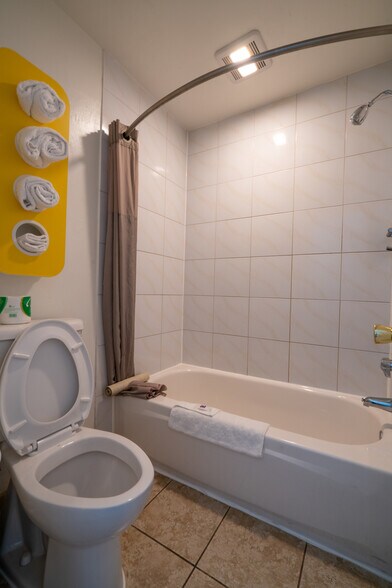 More Photos Of 840 S Indian Hill Blvd, Claremont Hotel For Sale