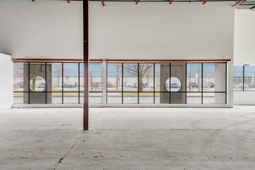 More Photos Of 3071-3075 Rue Louis-A.-Amos, Lachine Distribution For Lease