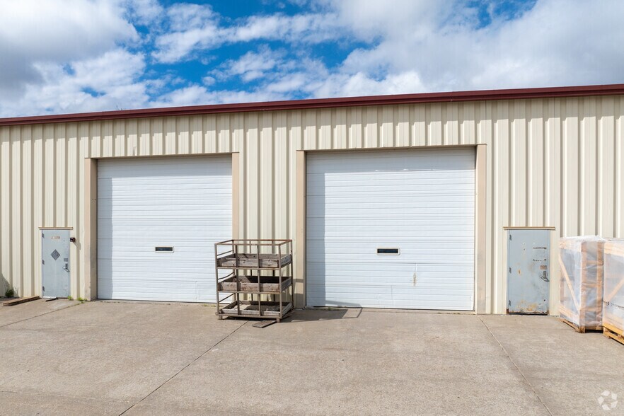 More Photos Of 3000 SE Enterprise Dr, Grimes Industrial For Sale