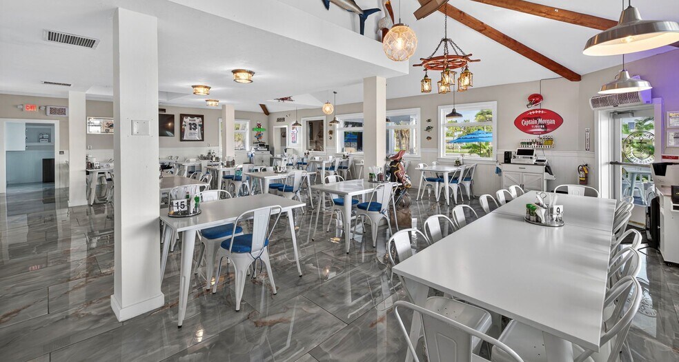 More Photos Of 102 Copeland Ave SW, Everglades City Restaurant For Sale