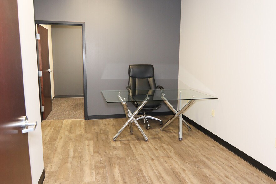 More Photos Of 2295 S Hiawassee Rd, Orlando Office For Sale