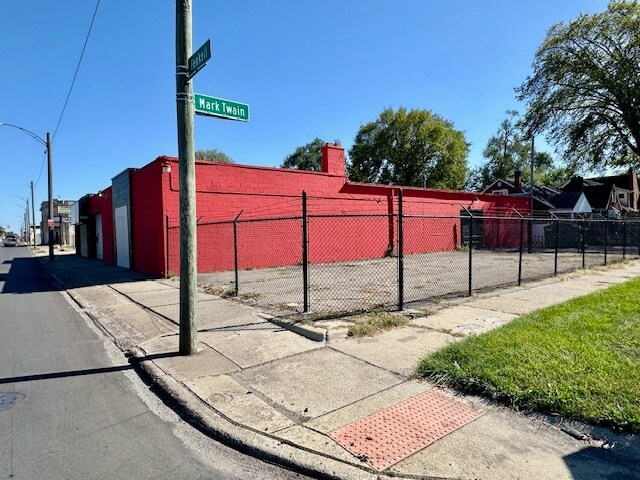 More Photos Of 14333-14347 Fenkell St, Detroit Freestanding For Lease