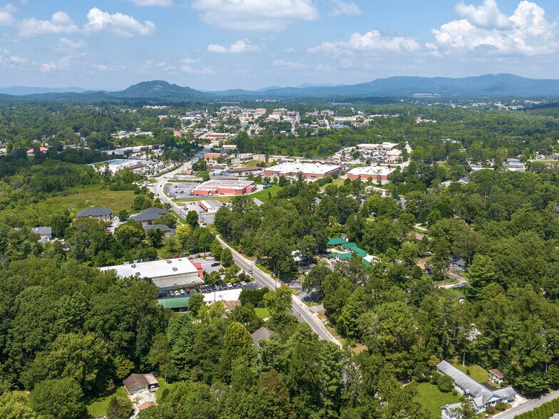 More Photos Of 1001 Greenville Hwy, Hendersonville Medical For Lease