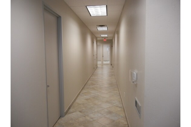More Photos Of 101 Tiki Dr, Tiki Island Office Residential For Lease