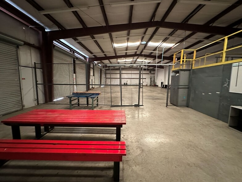 More Photos Of 12803 O'Connor Rd, San Antonio Warehouse For Sale