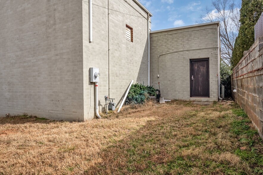 More Photos Of 105 Rock Barn Rd NE, Conover Flex For Sale