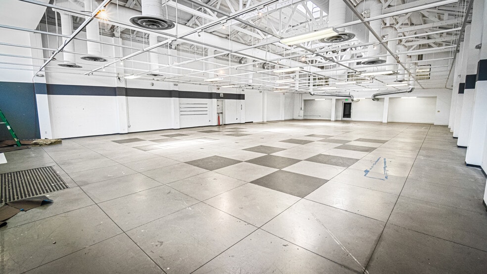 More Photos Of 236-242 Pine Ave, Long Beach Storefront Retail Office For Lease