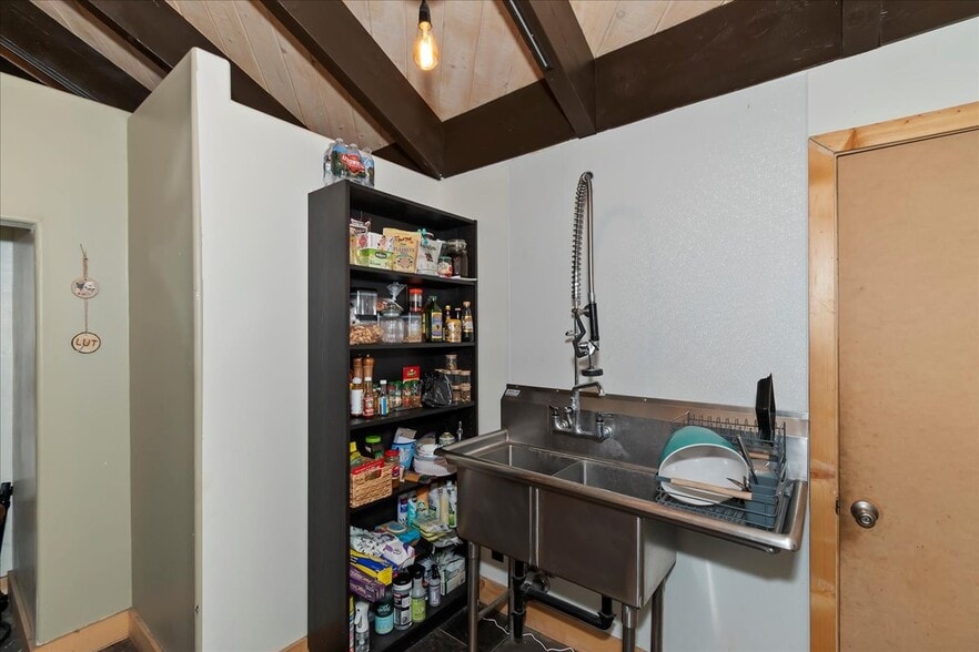 More Photos Of 40716 Village Dr, Big Bear Lake Freestanding For Sale