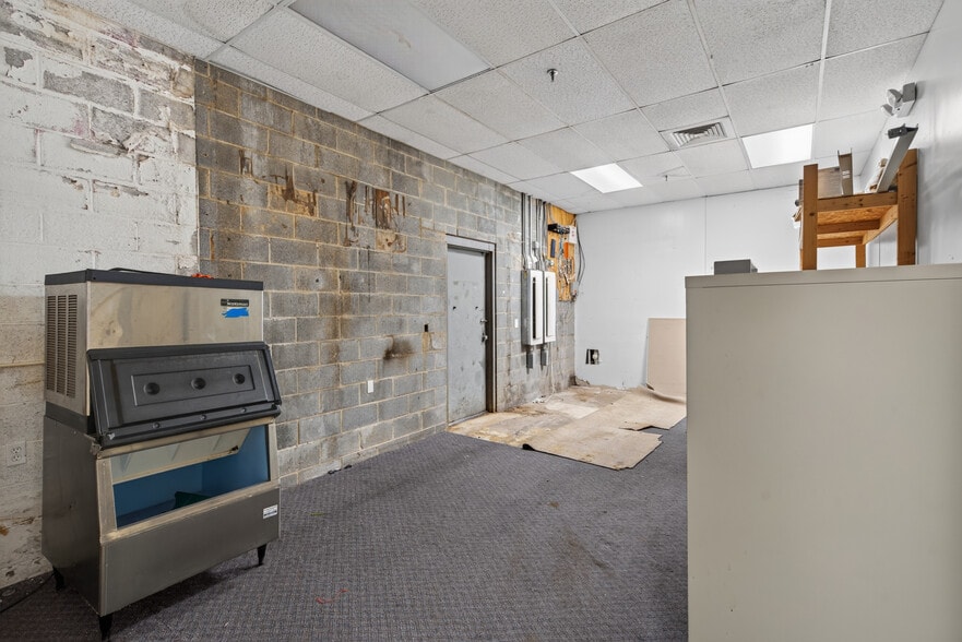 More Photos Of 439-489 N Cannon Blvd, Kannapolis Unknown For Lease