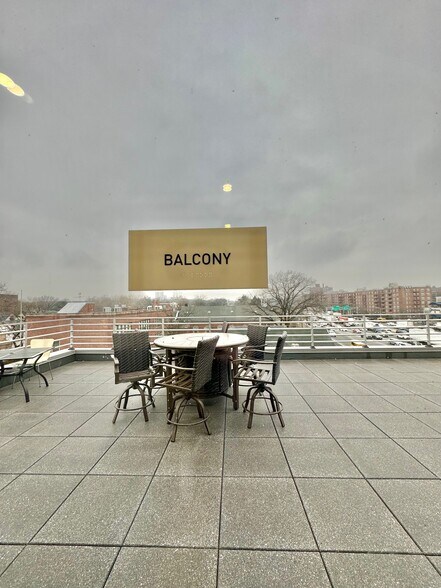 More Photos Of 136-21 Hillside Ave, Richmond Hill Medical For Lease