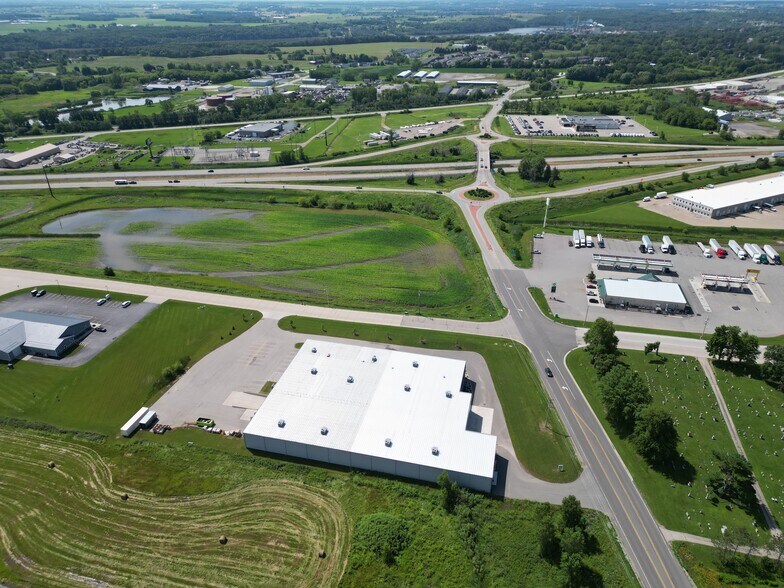 More Photos Of 100 E Kelso Rd, Kaukauna Manufacturing For Lease