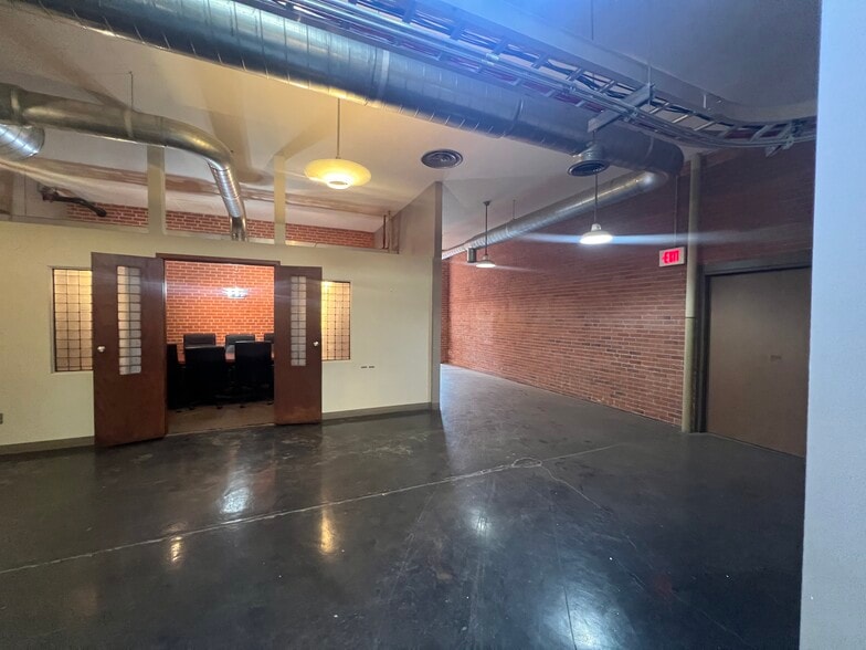 More Photos Of 624 W Sheridan Ave, Oklahoma City Office For Lease