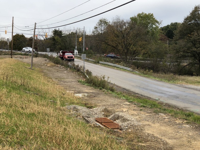 More Photos Of 107 Overbrook Rd, Valencia Land For Lease