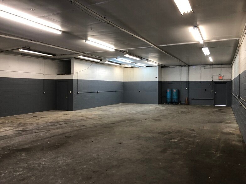 More Photos Of 44827 Old Ox Rd, Sterling Warehouse For Lease