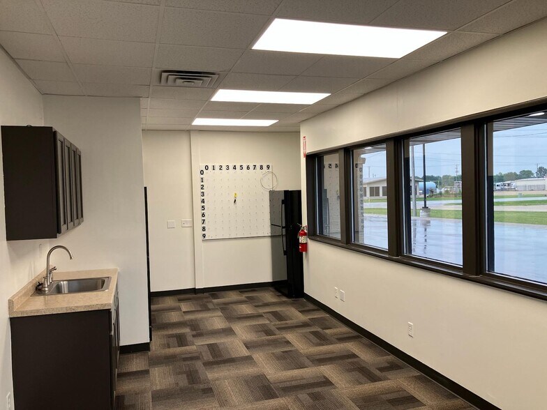 More Photos Of 1010 251 Hwy, Rochelle Office For Sale