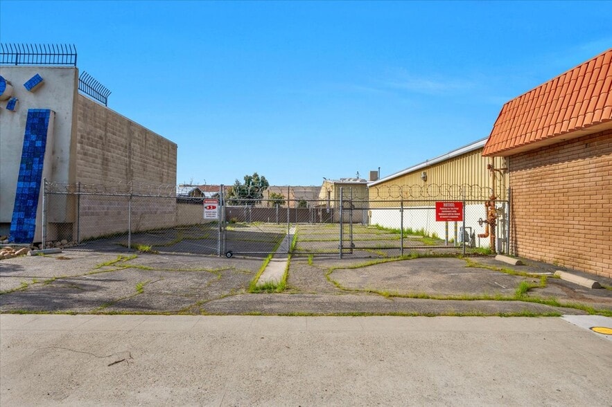 More Photos Of 1257 G St, Fresno Light Distribution For Sale