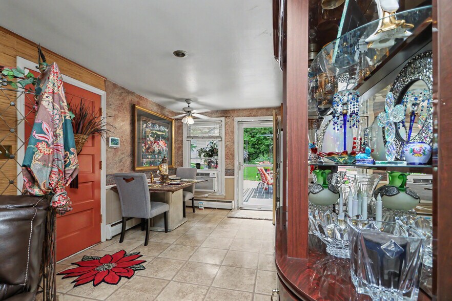 More Photos Of 524 State Route 314 N, Ontario Specialty For Sale