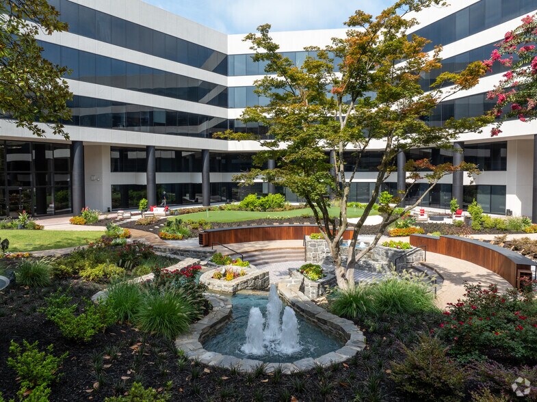 More Photos Of 1117 Perimeter Ctr W, Atlanta Office For Lease