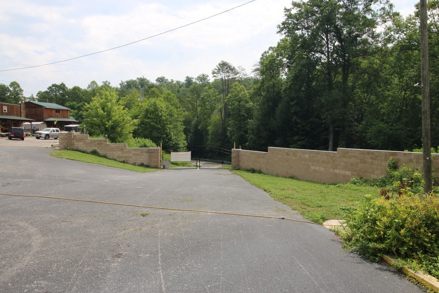 More Photos Of 11251 Highway 90, Parkers Lake Hotel For Sale