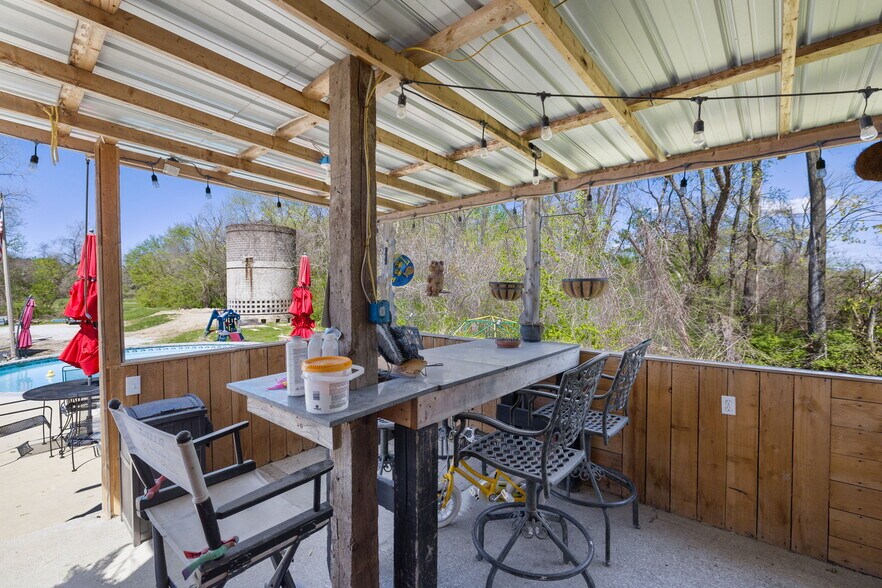 More Photos Of 305 N Main St, Ste Genevieve Storefront Retail Residential For Sale