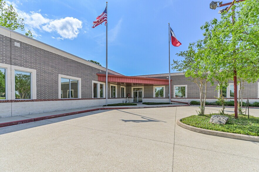 More Photos Of 4701 Preston Ave, Pasadena Office Residential For Sale