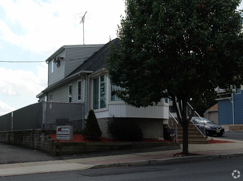 More Photos Of 232 Union Blvd, Totowa Office For Sale