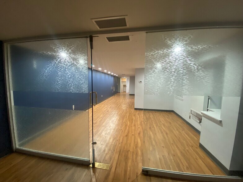 More Photos Of 186 W 80th, New York Apartments For Lease