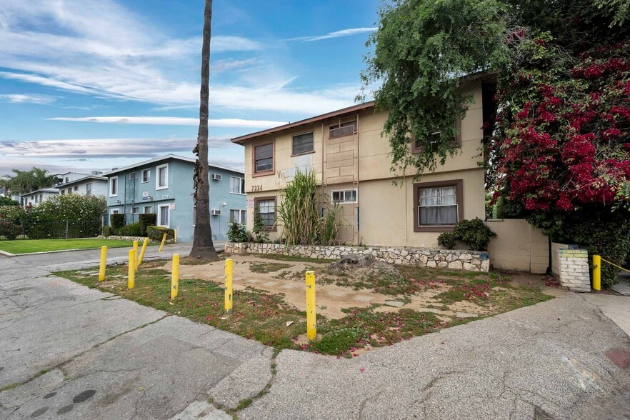 More Photos Of 7224 Hazeltine Ave, Van Nuys Apartments For Sale