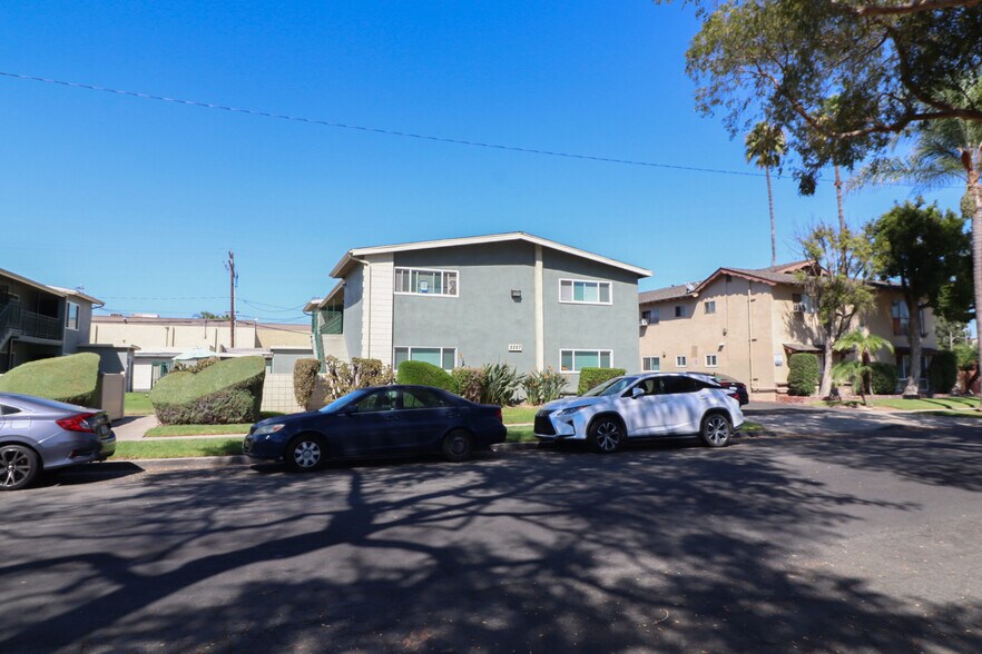 More Photos Of 2227 E Westport Dr, Anaheim Apartments For Sale