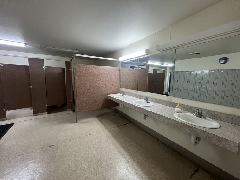 More Photos Of 540 4th St S, Coos Bay Storefront For Lease