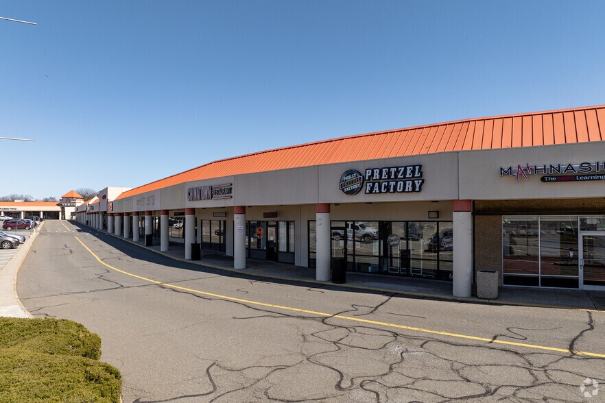 More Photos Of 1210 Hamburg Tpke, Wayne Unknown For Lease