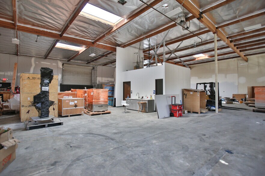 More Photos Of 3505 Cadillac Ave, Costa Mesa Office For Lease