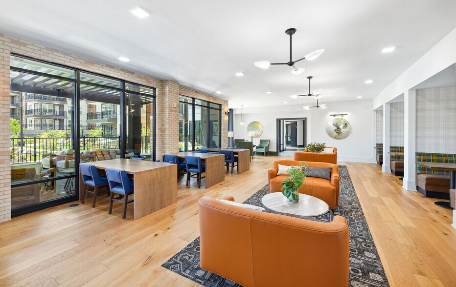 More Photos Of 930 W Mallard Creek Church Rd, Charlotte Apartments For Lease