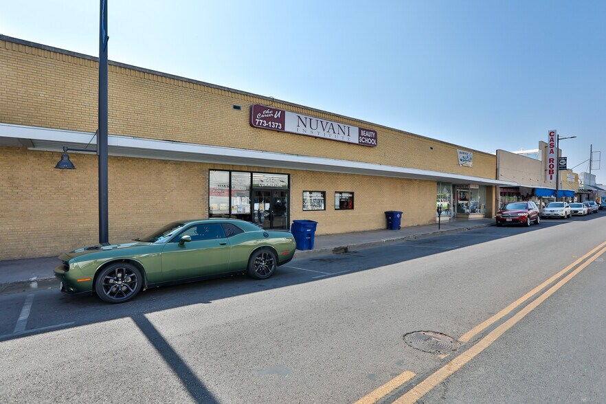 More Photos Of 100 W Main St, Eagle Pass Storefront For Sale