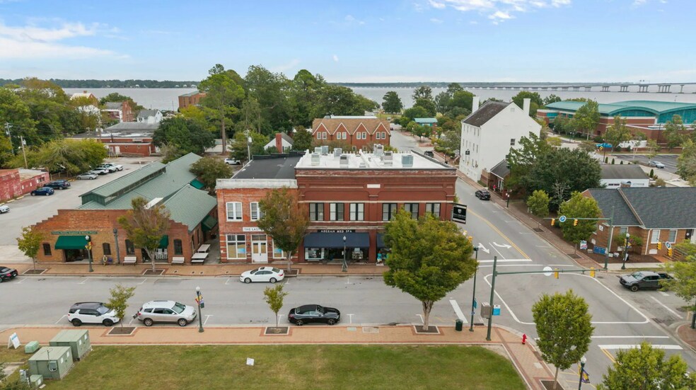 More Photos Of 202 Craven St, New Bern General Retail For Lease