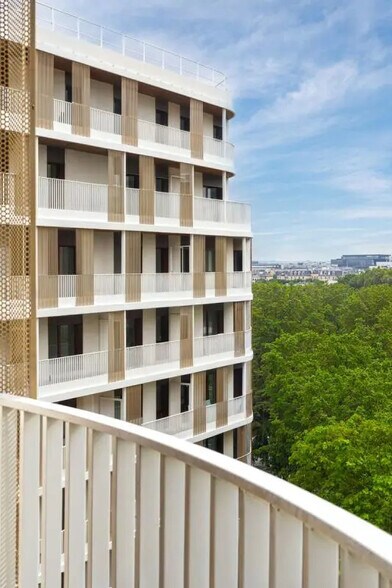 More Photos Of 111 Avenue François Arago, Nanterre Office For Sale