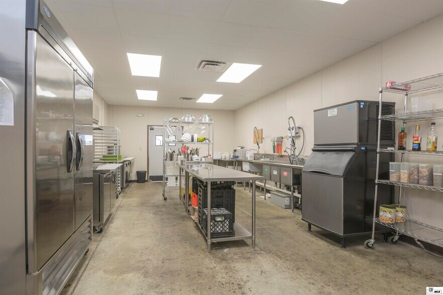 More Photos Of 1412 Ridge Ave, West Monroe Restaurant For Sale