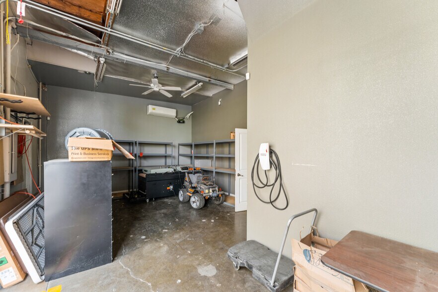 More Photos Of 2701-2715 Saturn St, Brea Light Distribution For Sale