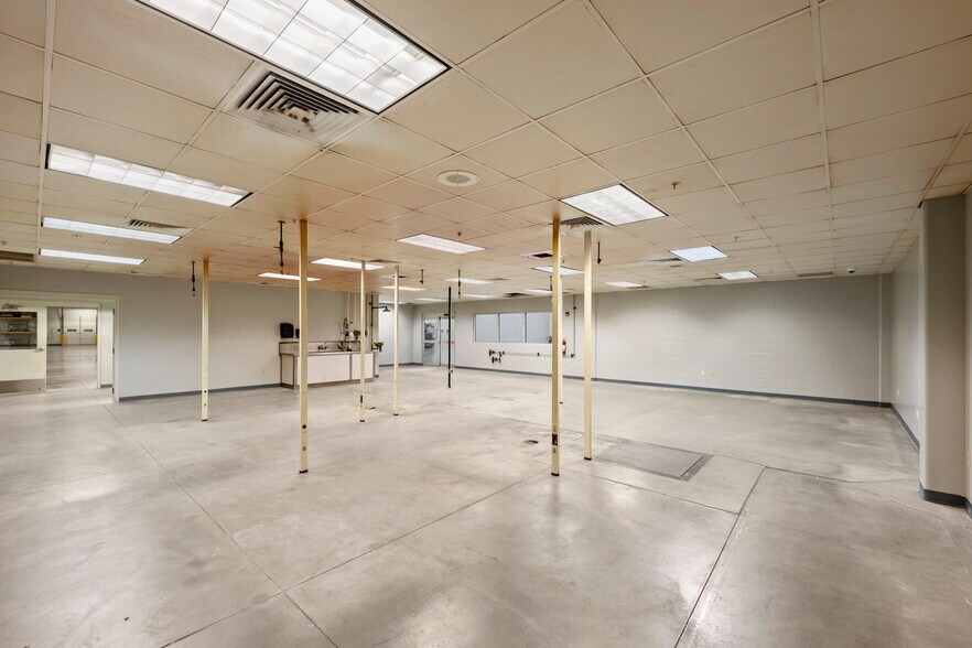 More Photos Of 801 N 2nd St, Berthoud Distribution For Lease