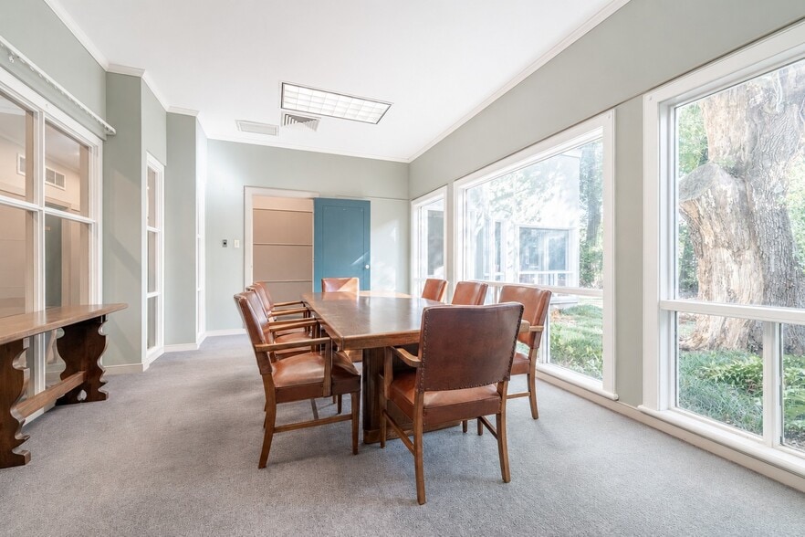 More Photos Of 3112 Jackson St, Alexandria Office For Sale
