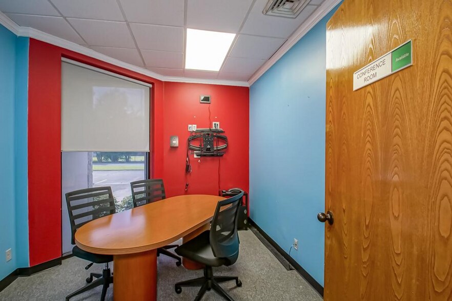 More Photos Of 805 Robin St/ 406 Airline Hwy, La Place Office For Sale