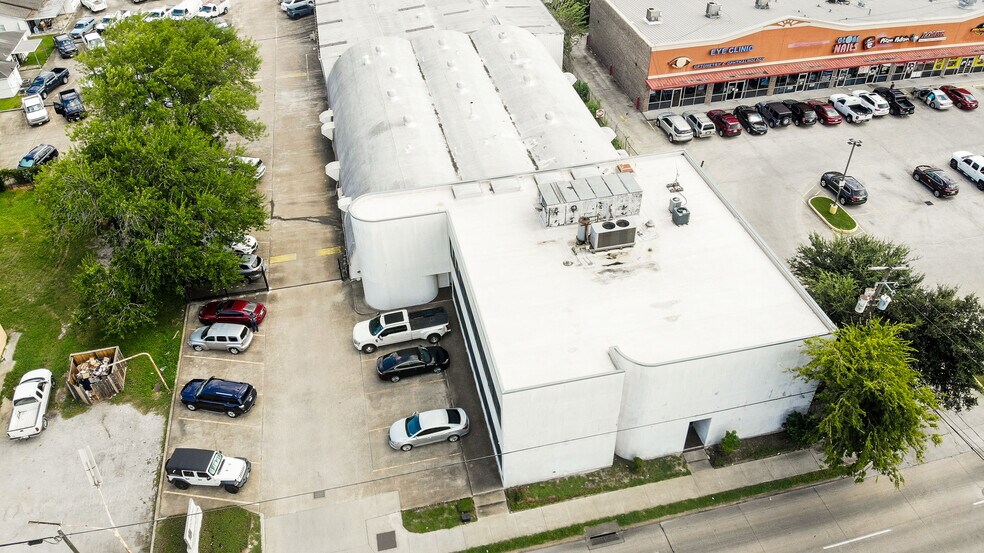 More Photos Of 5550 Airline Dr, Houston Warehouse For Sale