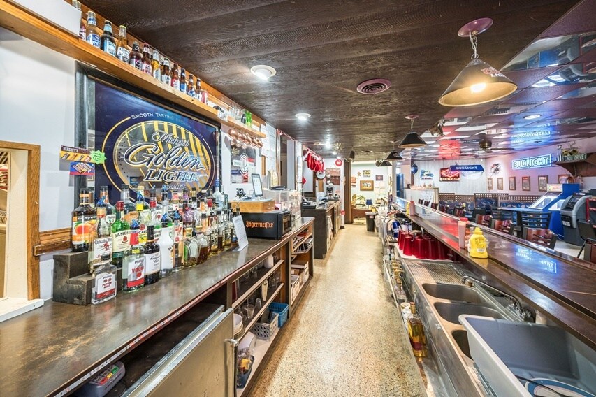 More Photos Of 236 E Maine St, Amboy Specialty For Sale