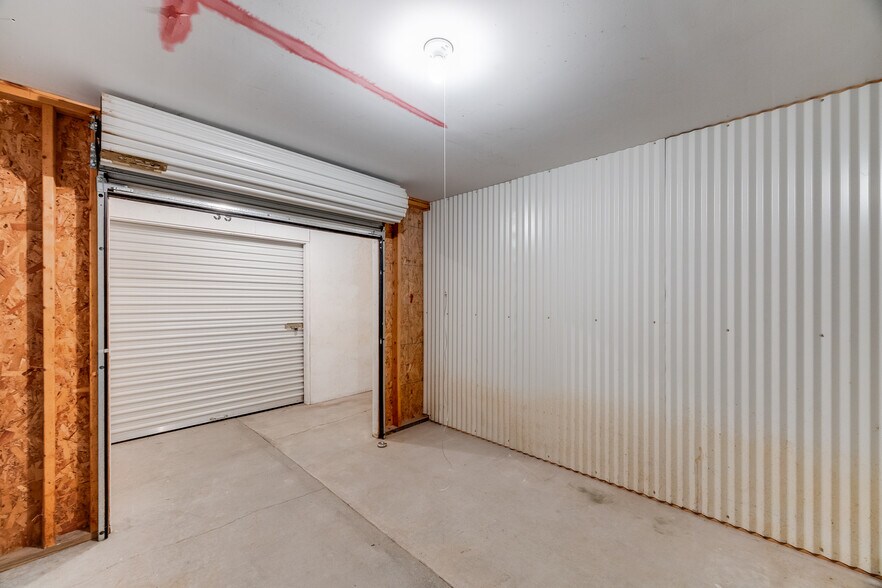 More Photos Of 438 Walnut St, Lawrenceburg Self Storage For Sale