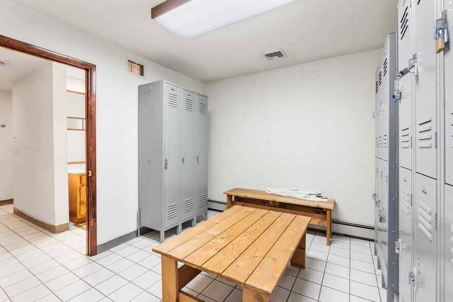 More Photos Of 257 W Nicholson Rd, Audubon Office For Sale