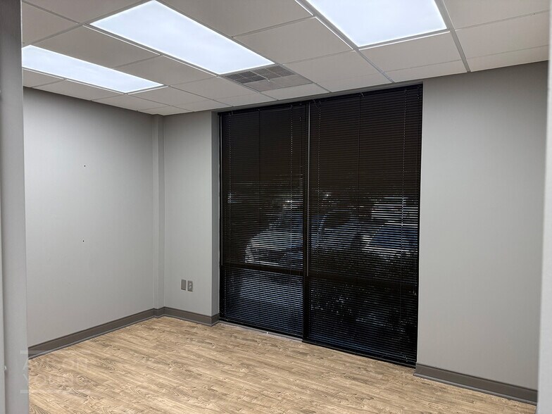 More Photos Of 330 Pelham Rd, Greenville Medical For Lease