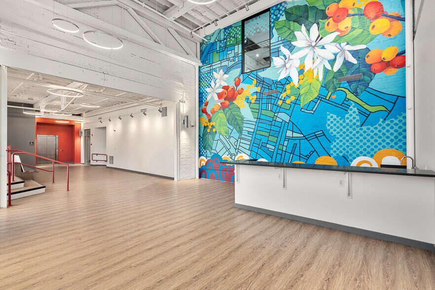 More Photos Of 224 Calvary St, Waltham Flex For Sale