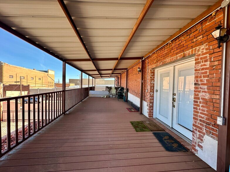 More Photos Of 101 N Waggoner St, Electra Flex For Sale