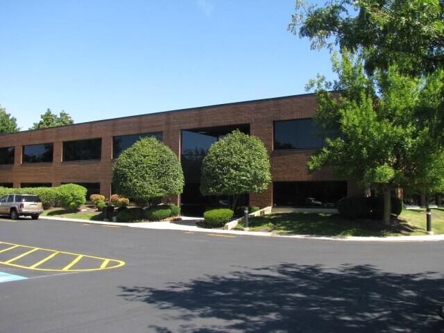 More Photos Of 1776 S Naperville Rd, Wheaton Office For Sale