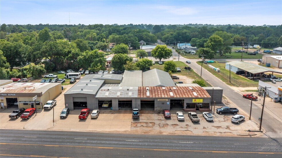 Primary Photo Of 613 N Palestine St, Athens Auto Repair For Sale